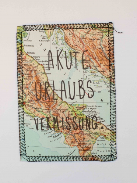 Akute Urlaubsvermissung. statement Postkarte handmade handgefertigt Unikat Einzelstück Landkarte Weltkarte